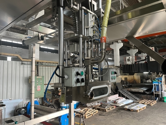 Hochleistungs-Doppelkopf-Füllmaschine kundenspezifisch 20-1000l BID-Tasche in Trommeln aseptischer Füllstoff Tonnenbox Füllstoff für Milchgetränkefabrik