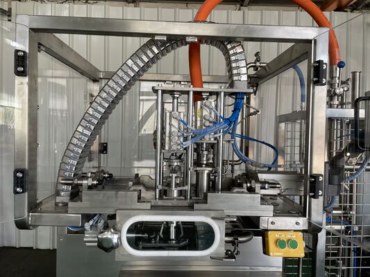 Anpassung eines aseptischen Füllsystems mit PLC-Betriebssystem, das eine sterile Fülllösung für die pharmazeutische und medizinische Industrie bietet